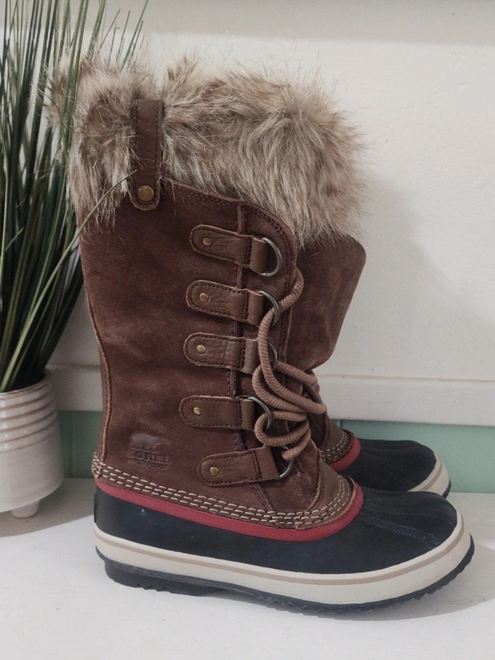 Sorel Brown Faux-Fur Trim Lace-Up Winter Boots with Navy Shell